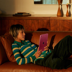 iPad_A16_Cellular_Silver_PDP_Image_Position_6__ITIT