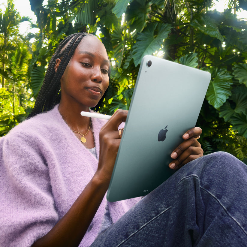 iPad_Air_11-inch_M3_Cellular_Space_Gray_PDP_Image_Position_8__ITIT
